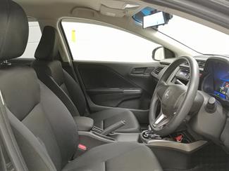 2015 Honda Grace - Thumbnail