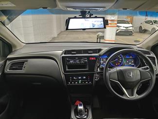2015 Honda Grace - Thumbnail