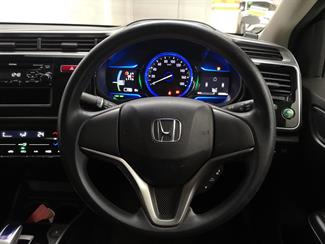 2015 Honda Grace - Thumbnail