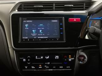 2015 Honda Grace - Thumbnail