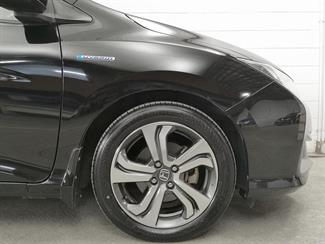 2015 Honda Grace - Thumbnail