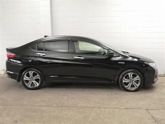 2015 Honda Grace - Thumbnail