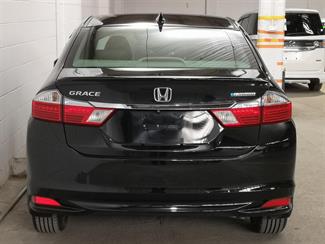 2015 Honda Grace - Thumbnail