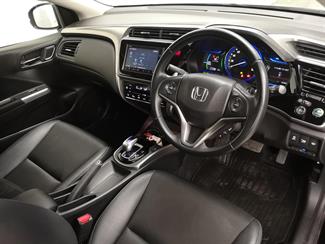 2015 Honda Grace - Thumbnail