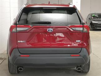 2019 Toyota RAV4 - Thumbnail