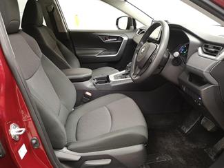 2019 Toyota RAV4 - Thumbnail