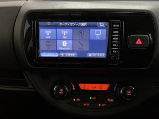 2017 Toyota Vitz - Thumbnail