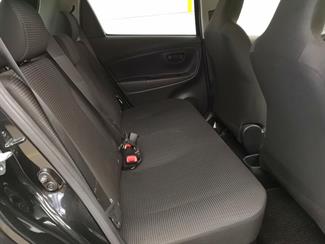 2017 Toyota Vitz - Thumbnail