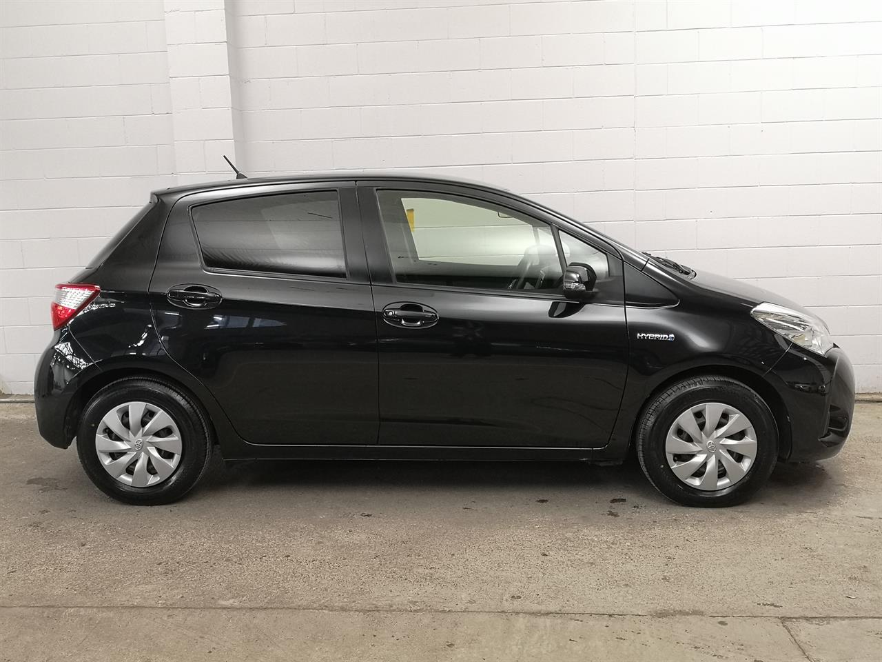 2017 Toyota Vitz