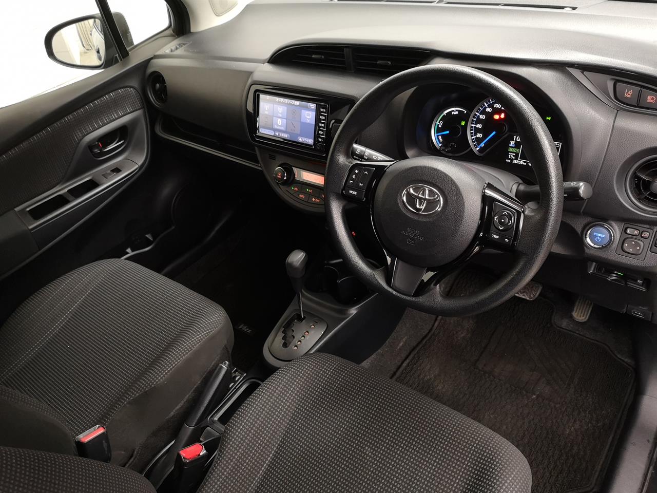 2017 Toyota Vitz