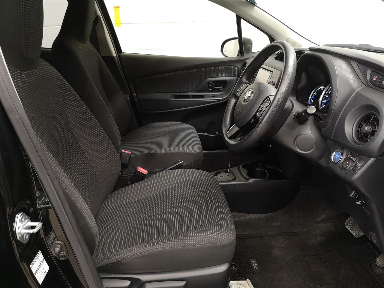 2017 Toyota Vitz
