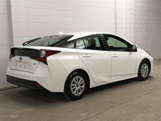 2022 Toyota Prius - Thumbnail
