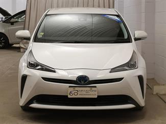 2022 Toyota Prius - Thumbnail