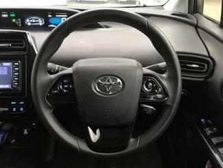 2022 Toyota Prius - Thumbnail