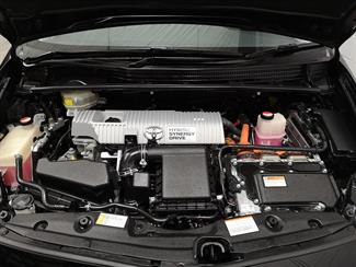 2015 Toyota Prius - Thumbnail