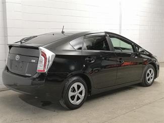 2015 Toyota Prius - Thumbnail