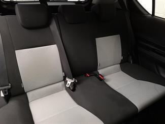 2014 Toyota Aqua - Thumbnail