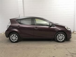 2014 Toyota Aqua - Thumbnail