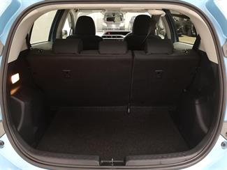 2012 Toyota Aqua - Thumbnail