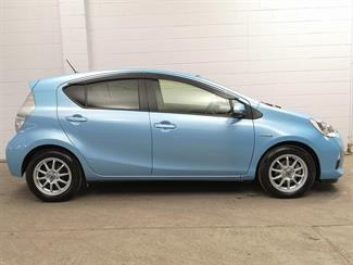 2012 Toyota Aqua - Thumbnail