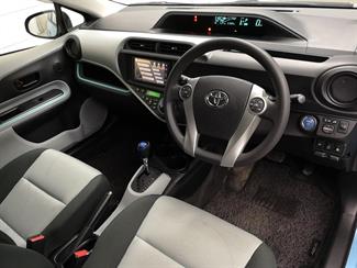 2012 Toyota Aqua - Thumbnail