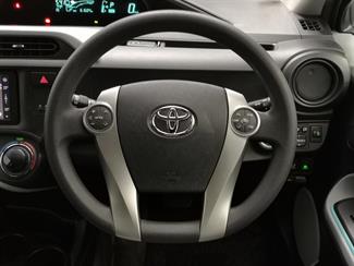 2012 Toyota Aqua - Thumbnail