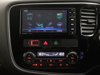 2016 Mitsubishi Outlander - Thumbnail