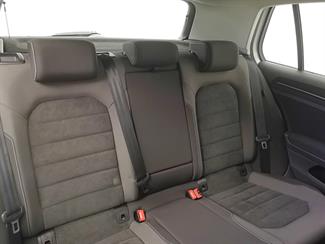 2013 Volkswagen Golf - Thumbnail