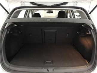 2013 Volkswagen Golf - Thumbnail