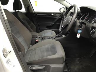 2013 Volkswagen Golf - Thumbnail
