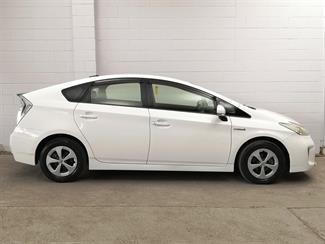 2012 Toyota Prius - Thumbnail