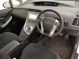 2012 Toyota Prius - Thumbnail