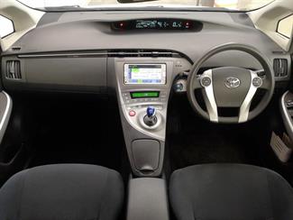2012 Toyota Prius - Thumbnail