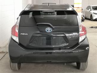 2016 Toyota Aqua - Thumbnail