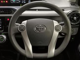 2016 Toyota Aqua - Thumbnail