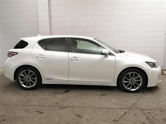 2013 Lexus CT 200H - Thumbnail