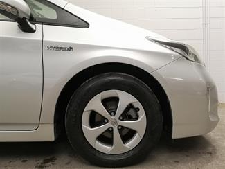 2015 Toyota Prius - Thumbnail