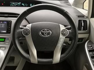 2015 Toyota Prius - Thumbnail
