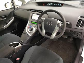 2015 Toyota Prius - Thumbnail