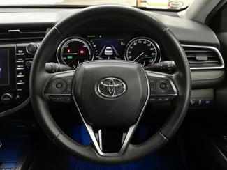 2017 Toyota Camry - Thumbnail
