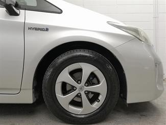2012 Toyota Prius - Thumbnail