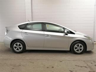 2012 Toyota Prius - Thumbnail