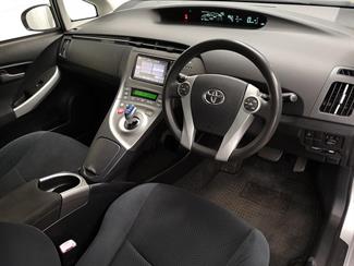 2012 Toyota Prius - Thumbnail