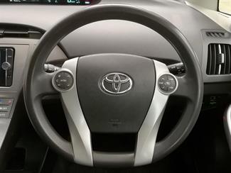 2012 Toyota Prius - Thumbnail