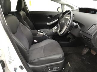 2013 Toyota Prius - Thumbnail