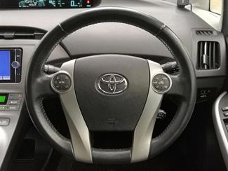 2013 Toyota Prius - Thumbnail