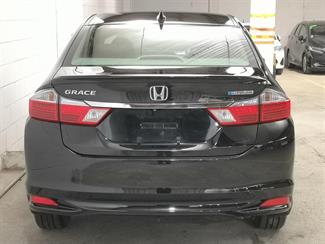 2016 Honda Grace - Thumbnail