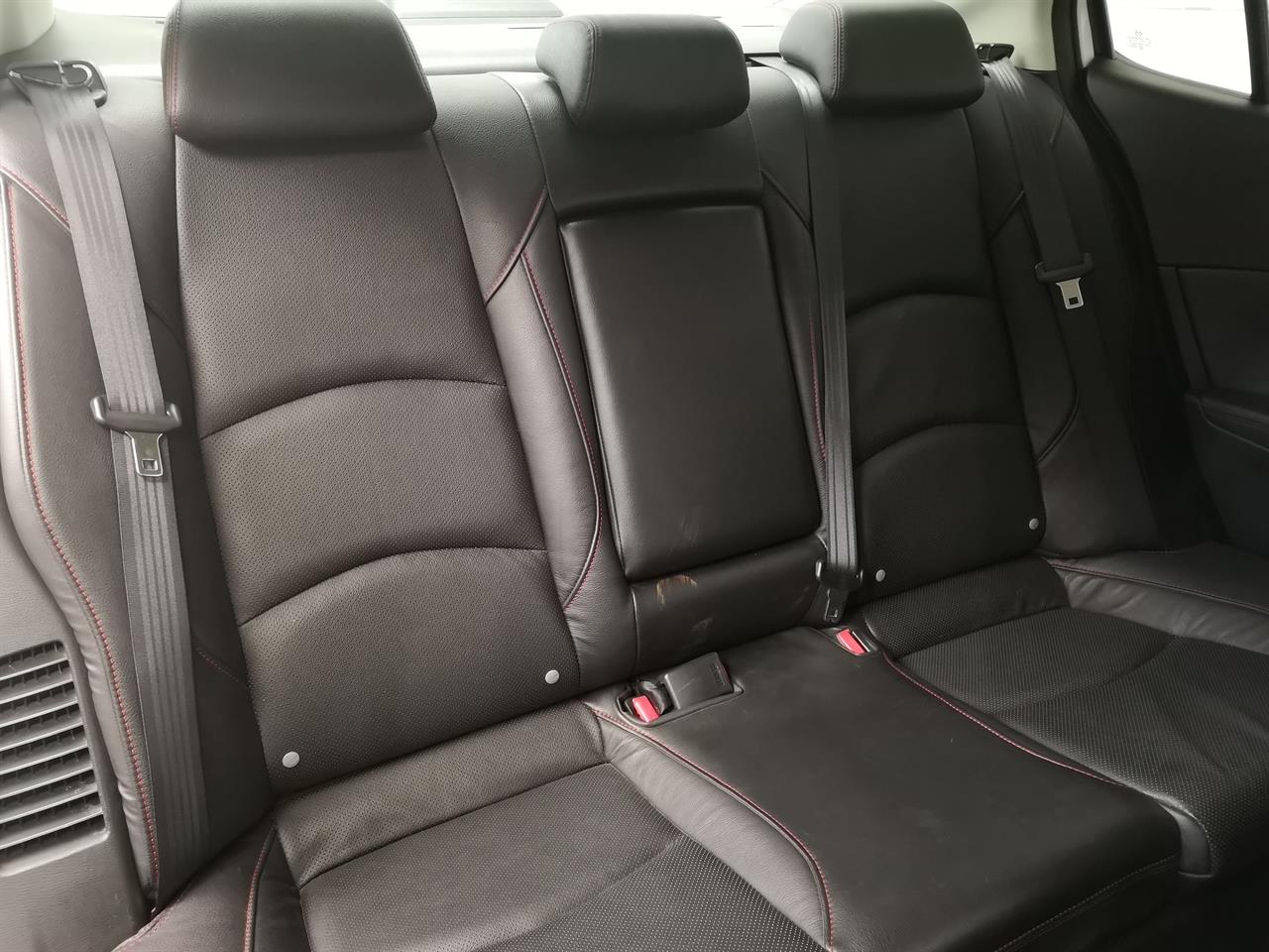 2013 Mazda Axela