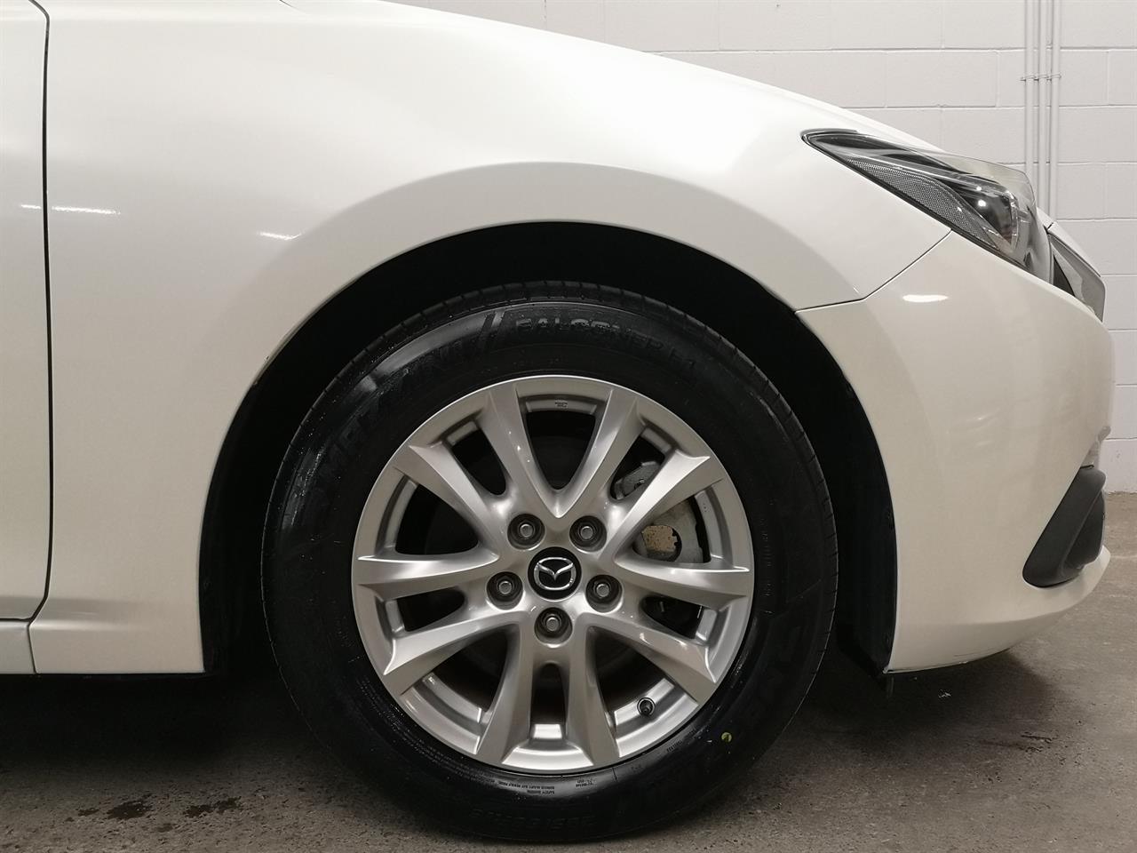 2013 Mazda Axela