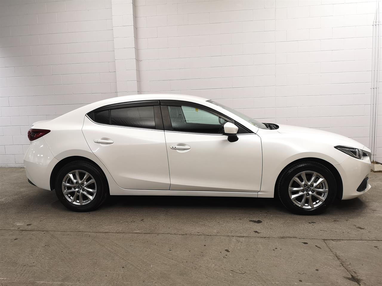 2013 Mazda Axela